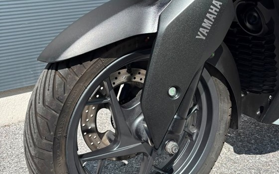 Gebrauchtmotorrad Yamaha XMAX 300 Tech MAX+ - Bild 12