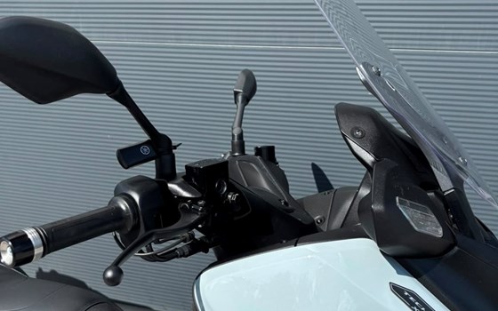 Gebrauchtmotorrad Yamaha XMAX 300 Tech MAX+ - Bild 8