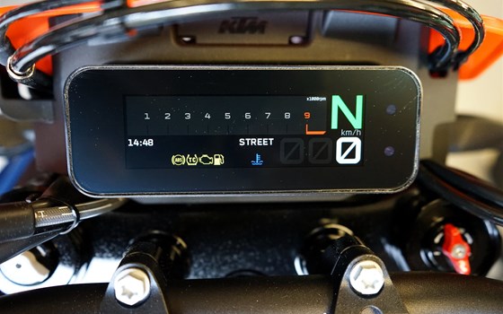 Gebrauchtmotorrad KTM 690 SMC R - Bild 3