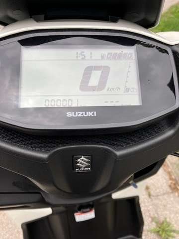 Suzuki Avenis 125