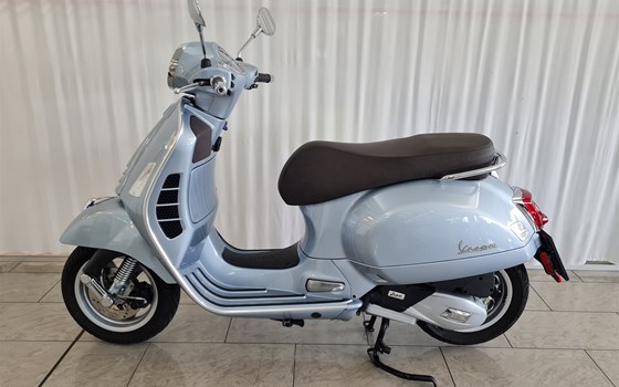 Gebrauchtmotorrad Vespa GTS 125 - Bild 3