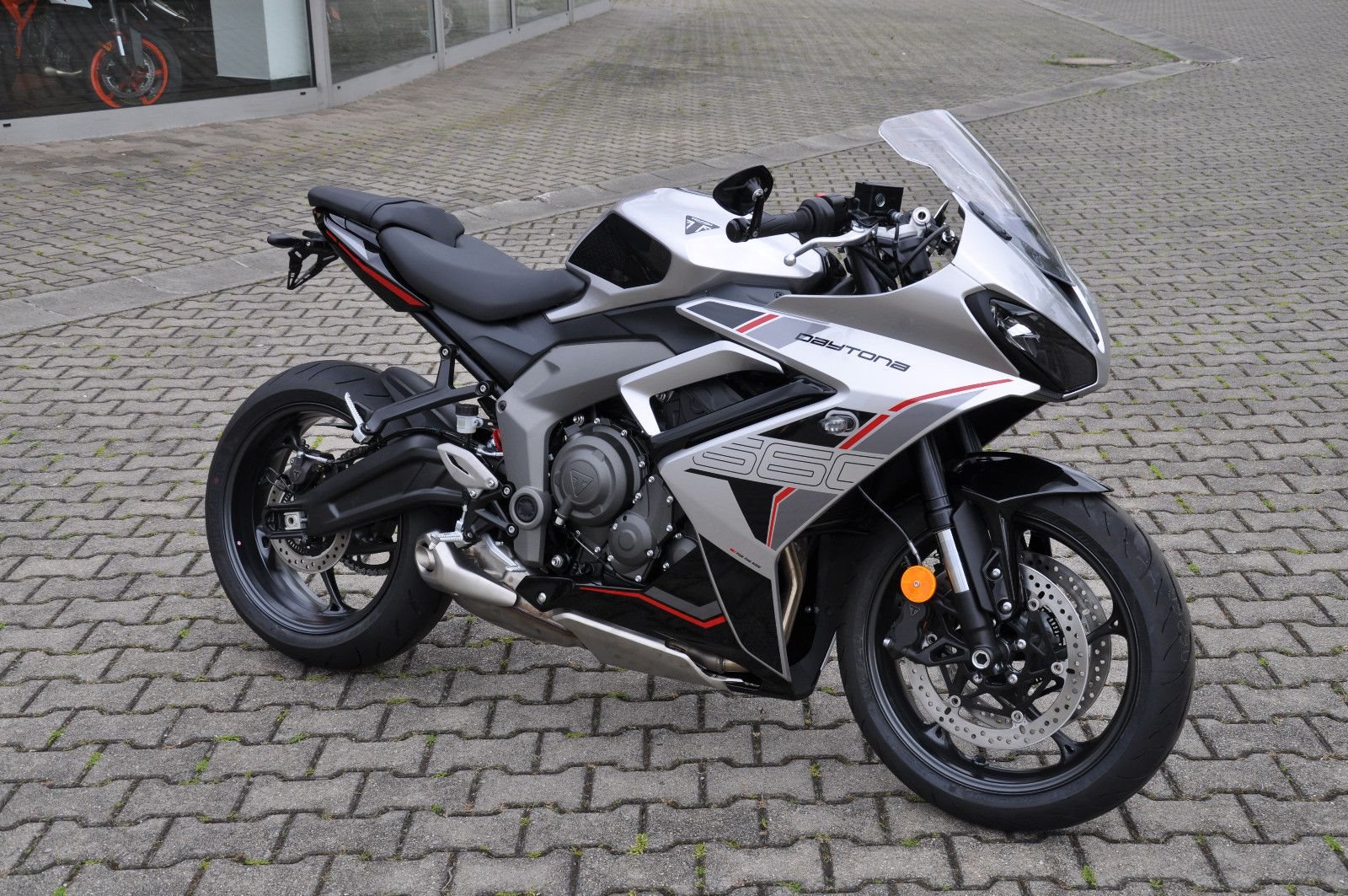 Triumph Daytona 660
