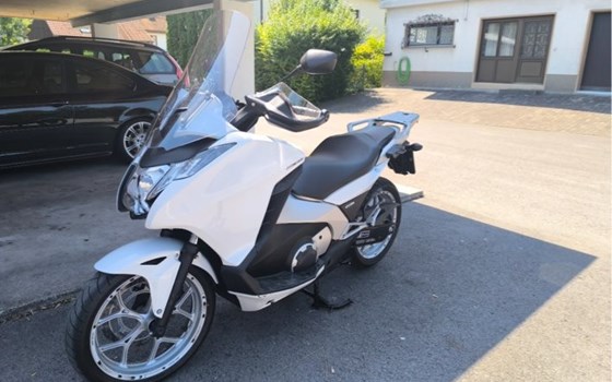 Gebrauchtmotorrad Honda Integra - Bild 1