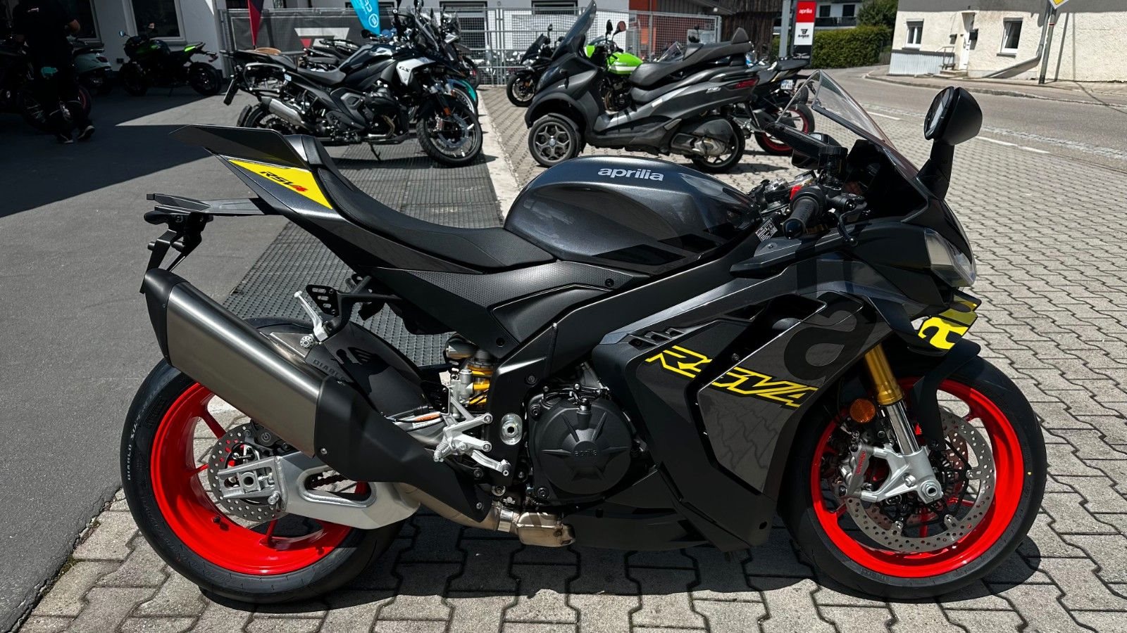 Aprilia RSV4 1100