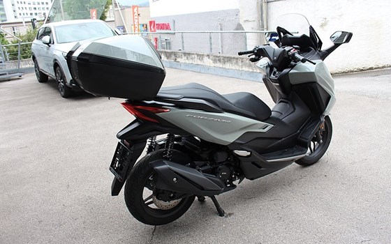 Gebrauchtmotorrad Honda Forza 350 - Bild 6