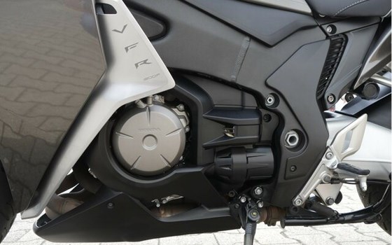 Gebrauchtmotorrad Honda VFR1200 FD - Bild 16