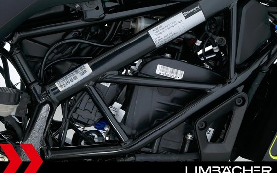 Gebrauchtmotorrad Husqvarna Svartpilen 401 - Bild 17