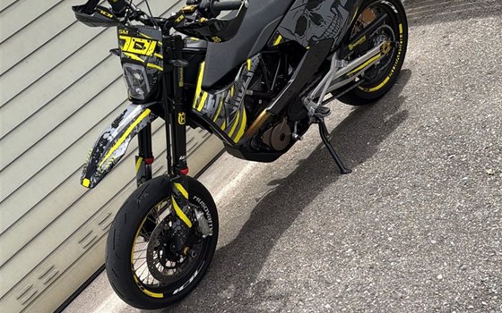 Gebrauchtmotorrad Husqvarna 701 Supermoto - Bild 2