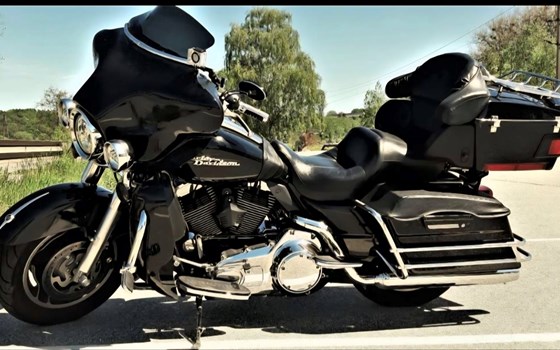 Gebrauchtmotorrad Harley-Davidson Street Glide FLHX - Bild 10