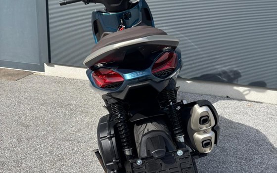 Gebrauchtmotorrad Piaggio Beverly 400 hpe - Bild 11