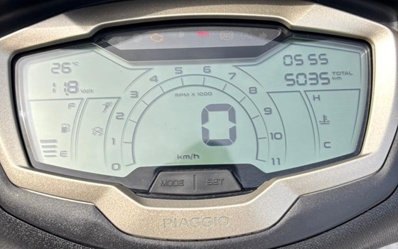 Gebrauchtmotorrad Piaggio Beverly 400 hpe - Bild 12