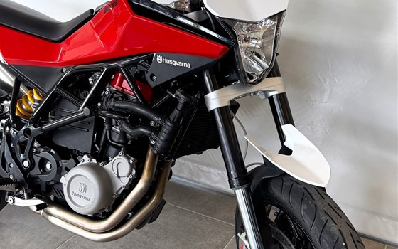 Gebrauchtmotorrad Husqvarna Nuda 900 R - Bild 9