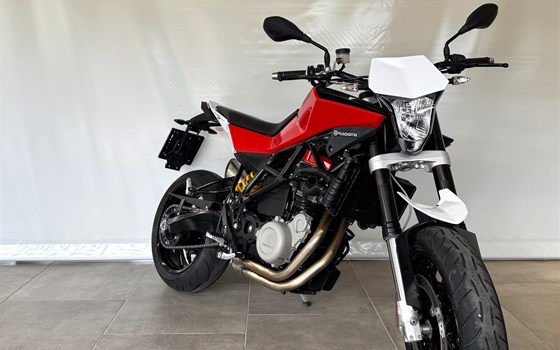 Gebrauchtmotorrad Husqvarna Nuda 900 R - Bild 3
