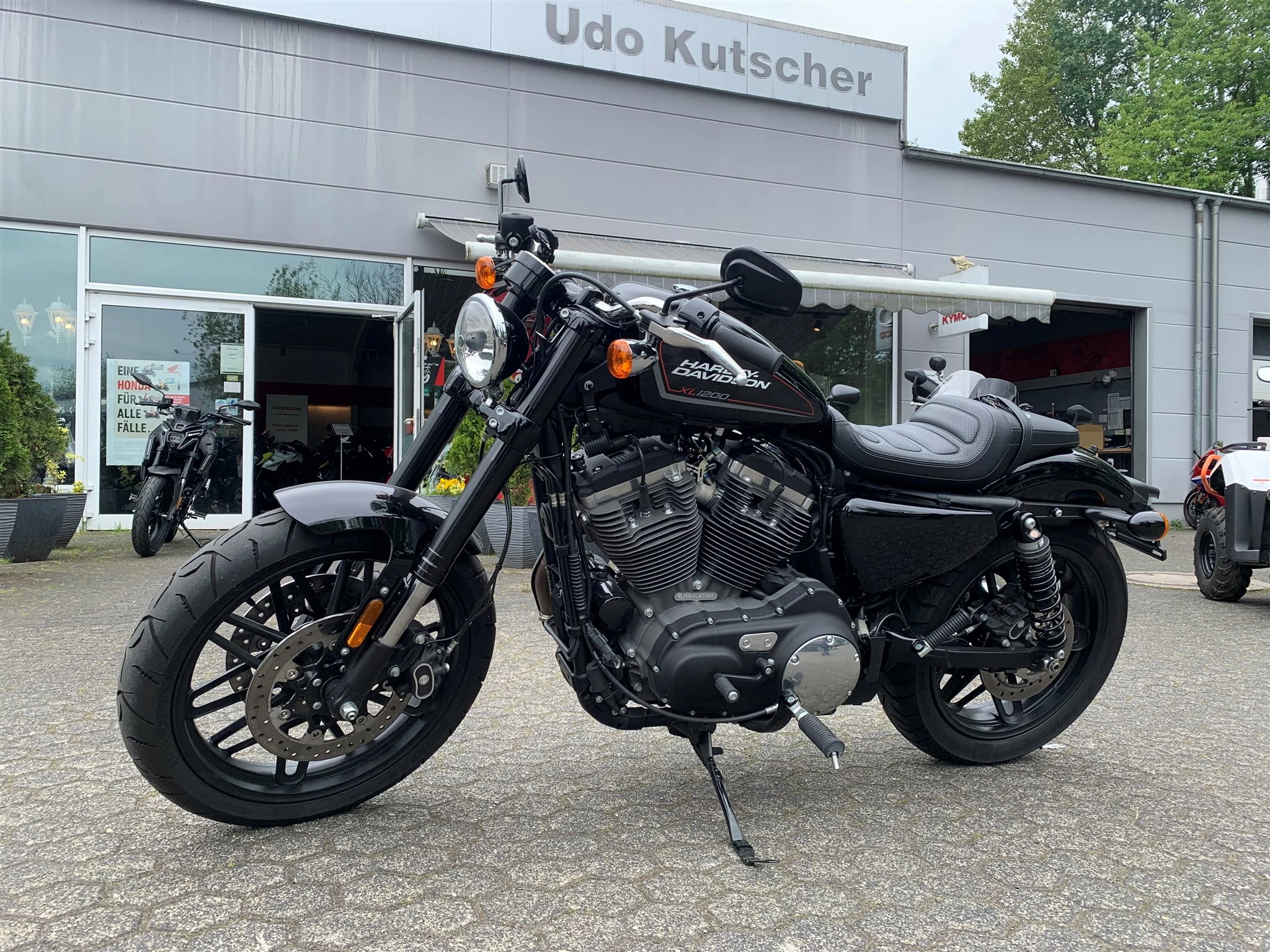 Harley-Davidson Sportster XL 1200C Custom