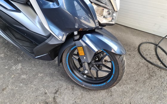 Gebrauchtmotorrad Honda Forza 300 - Bild 2