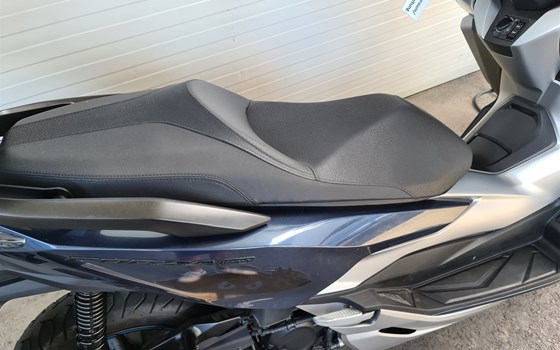 Gebrauchtmotorrad Honda Forza 300 - Bild 5