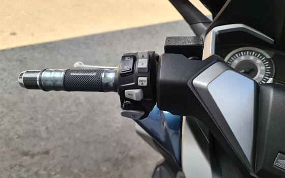 Gebrauchtmotorrad Honda Forza 300 - Bild 9