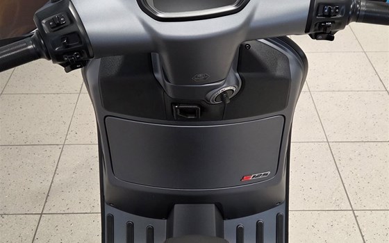 Neufahrzeug Vespa GTS 125 Super Sport - Bild 4