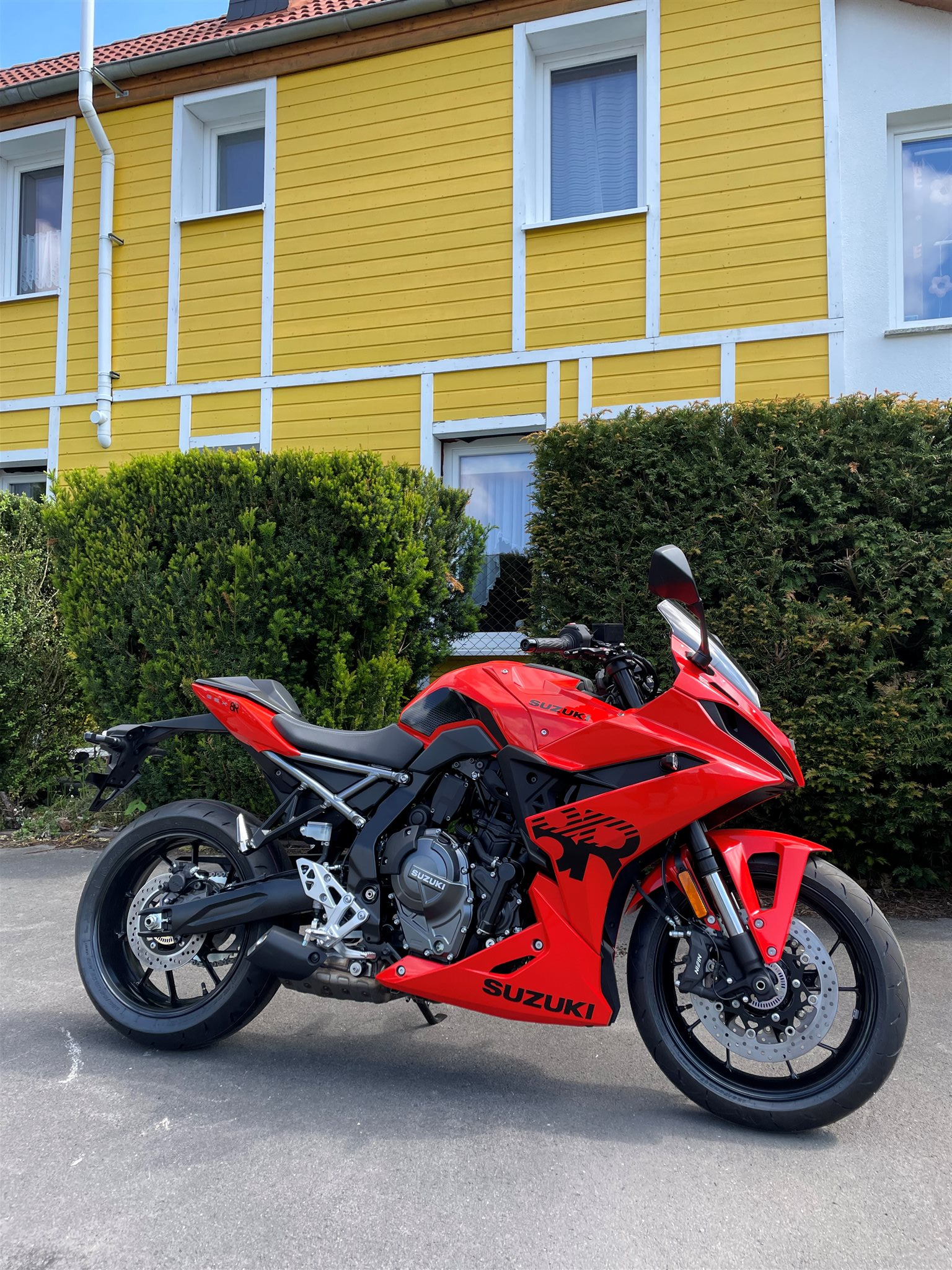 Suzuki GSX-8R Daidai-Iro Edition