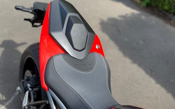 Neufahrzeug Suzuki GSX-8R Daidai-Iro Edition - Bild 7