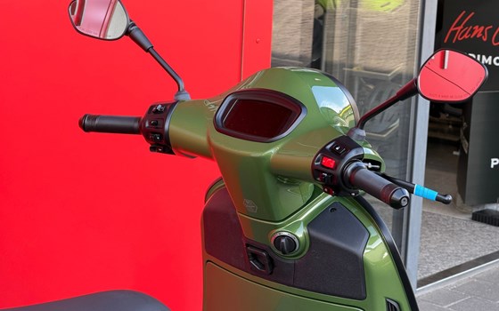 Neufahrzeug Vespa GTS 125 Supersport iGET - Bild 13