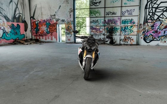 Gebrauchtmotorrad BMW S 1000 R - Bild 2