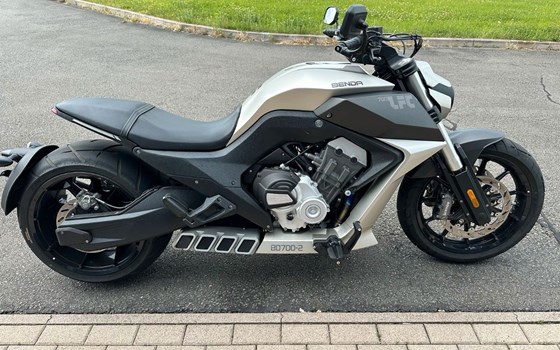 Gebrauchtmotorrad Benda LFC 700 - Bild 3