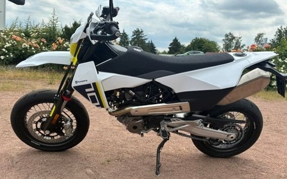 Neufahrzeug Husqvarna 701 Supermoto - Bild 3