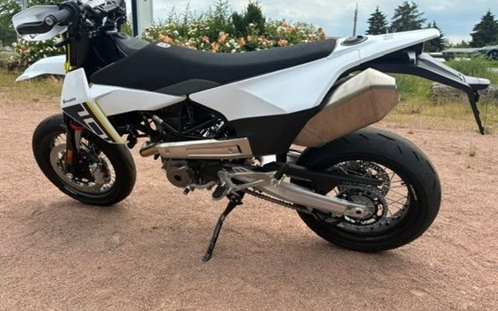 Neufahrzeug Husqvarna 701 Supermoto - Bild 6