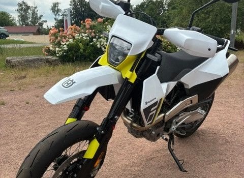 Neufahrzeug Husqvarna 701 Supermoto - Bild 8