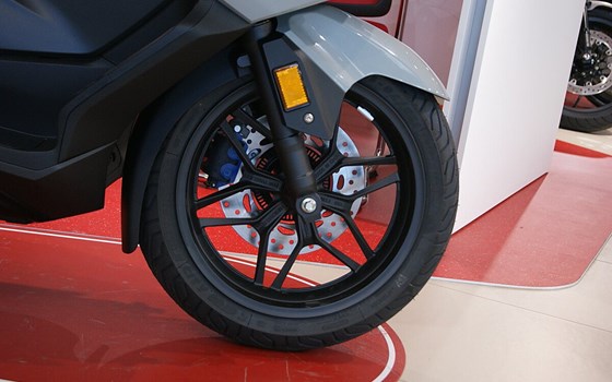 Neufahrzeug Honda Forza 350 - Bild 3