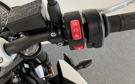 Gebrauchtmotorrad Triumph Street Triple 765 R - Bild 17