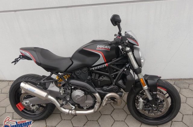 Ducati Monster 900