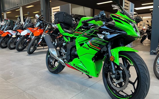 Gebrauchtmotorrad Kawasaki Ninja 125 - Bild 1