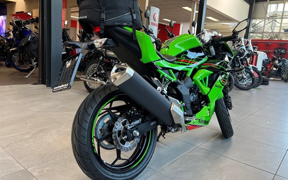 Gebrauchtmotorrad Kawasaki Ninja 125 - Bild 4