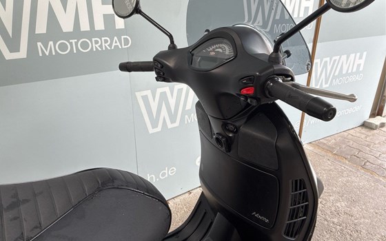 Gebrauchtmotorrad Vespa GTS 300 - Bild 9