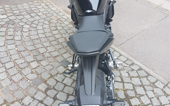 Gebrauchtmotorrad Suzuki GSX-8R - Bild 3