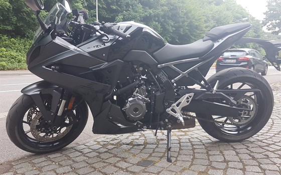 Gebrauchtmotorrad Suzuki GSX-8R - Bild 2