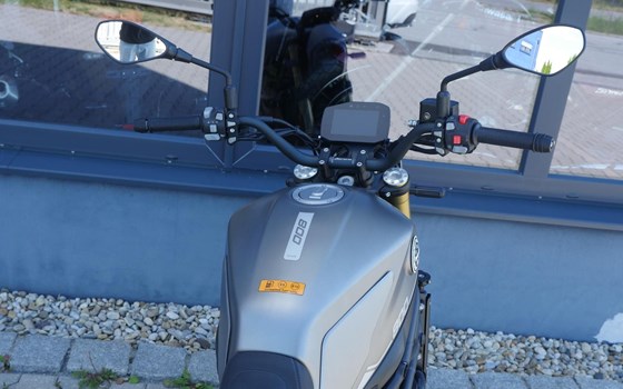 Gebrauchtmotorrad Benelli Leoncino 800 - Bild 9