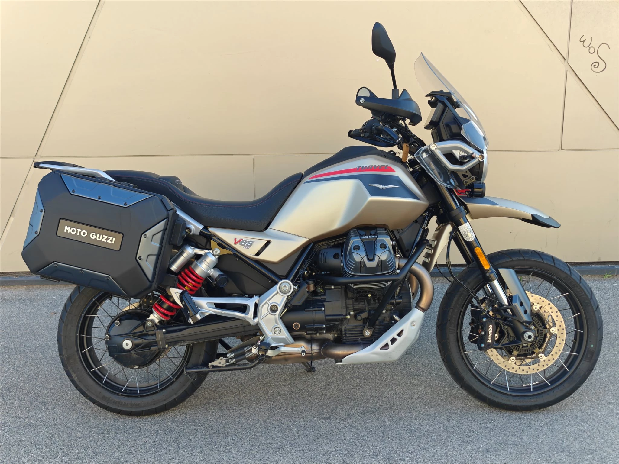 Moto Guzzi V85 TT Travel