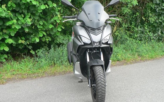 Gebrauchtmotorrad Aprilia SR GT 125 - Bild 2