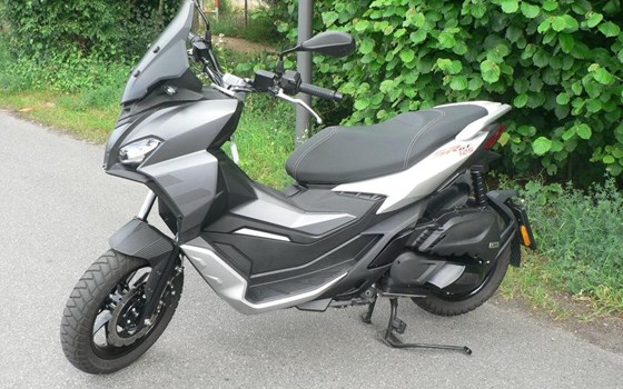 Gebrauchtmotorrad Aprilia SR GT 125 - Bild 7