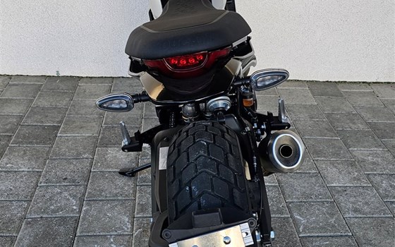 Motorrad Occasion Ducati Scrambler Icon Dark - Bild 4