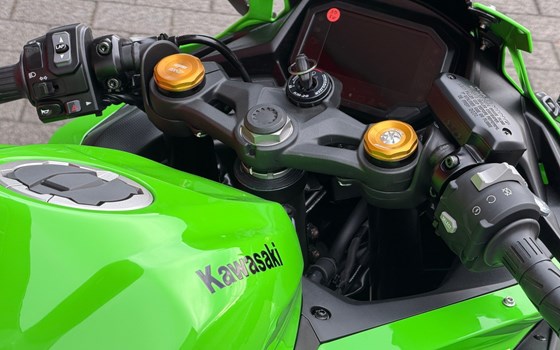 Neufahrzeug Kawasaki Ninja ZX-4RR - Bild 9