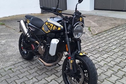 Husqvarna Svartpilen 801