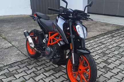 KTM 390 Duke