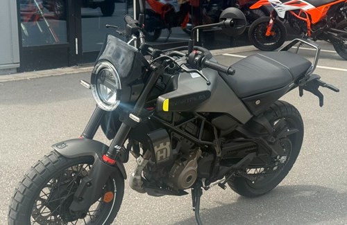 Gebrauchtmotorrad Husqvarna Svartpilen 125
