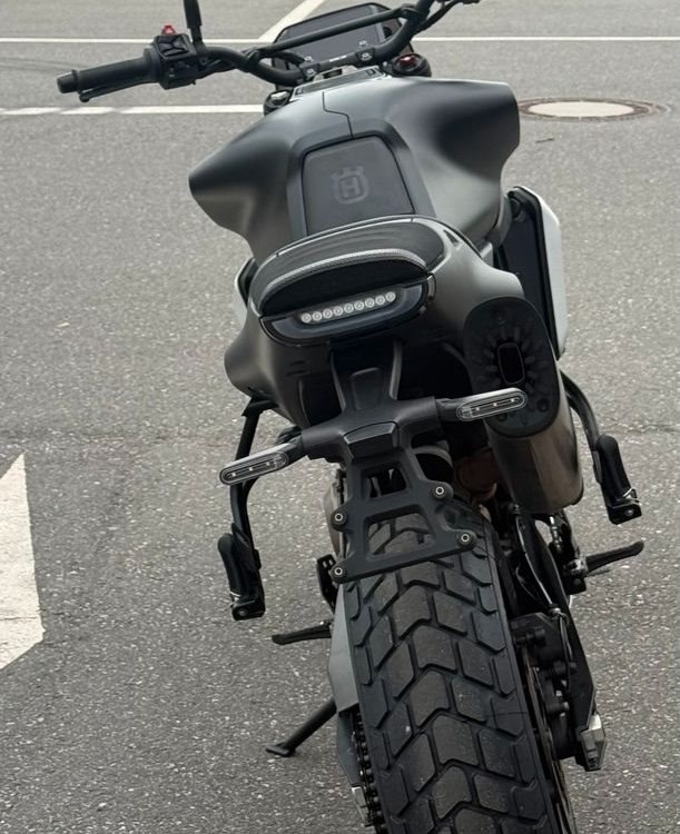 Angebot Husqvarna Svartpilen 801