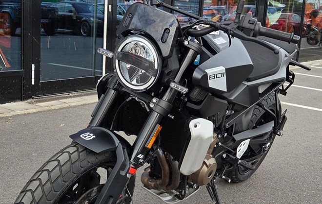 Husqvarna Svartpilen 801