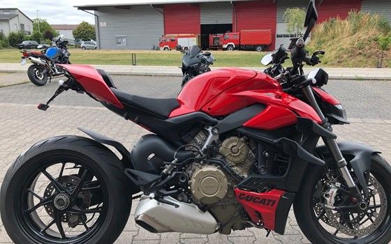 Gebrauchtmotorrad Ducati Streetfighter V4 - Bild 10